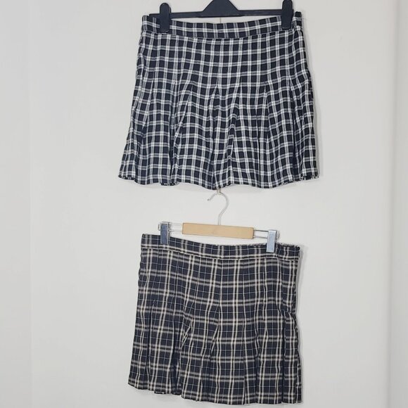 Ardene 2Pc Set Black White & Beige Two Pleated Plaid Mini Skirts Size XL - Picture 2 of 16